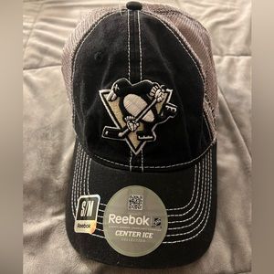 NWT Pittsburgh Penguins Reebok Center Ice Cap Hat Black &Gray Size Small/Medium